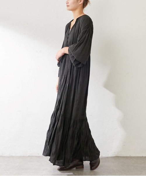 SHENERY（シーナリー）の「ワッシャーティアードドレス（ドレス・レディース・ブラック/アイボリー・38/36）」の3枚目の写真