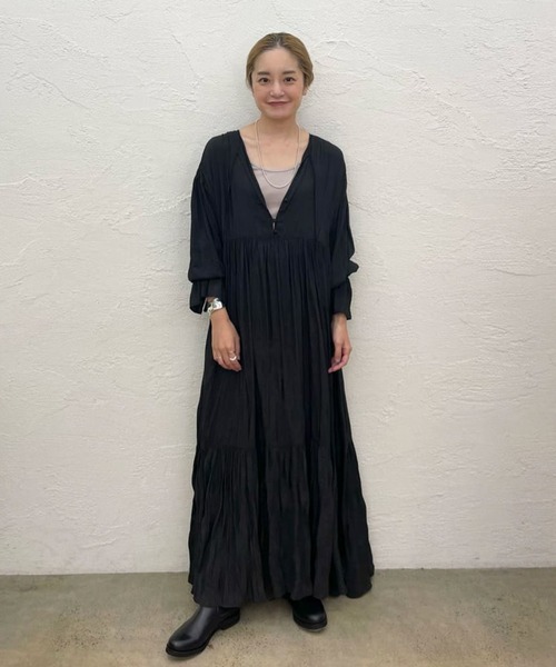 SHENERY（シーナリー）の「ワッシャーティアードドレス（ドレス・レディース・ブラック/アイボリー・38/36）」の5枚目の写真