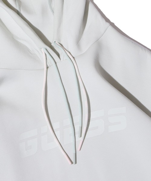 Guess（ゲス）の「GUESS/ゲス HOODIE ALLIE SWEATSH フロントロゴ クロップド丈 プルオーバーパーカー ショート丈 トレーニング（パーカー・レディース・ピンク/ミント・M/S/L）」の16枚目の写真