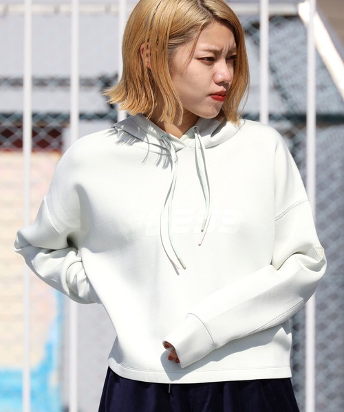 Guess（ゲス）の「GUESS/ゲス HOODIE ALLIE SWEATSH フロントロゴ クロップド丈 プルオーバーパーカー ショート丈 トレーニング（パーカー・レディース・ピンク/ミント・M/S/L）」の20枚目の写真