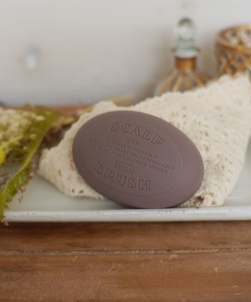 Port（ポート）の「マット シリコン スカルプ ブラシ（ヘアブラシ・レディース・パープル/オリーブ/ブルー/クリーム/ブラウン系その他/イエロー系その他・FREE）」の2枚目の写真