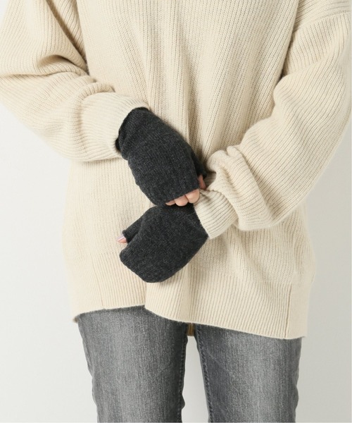 IENA（イエナ）の「【Johnstons/ジョンストンズ】カシミアリストウォーマー（手袋・レディース・ライトグレー/ブラック系その他・FREE）」の6枚目の写真