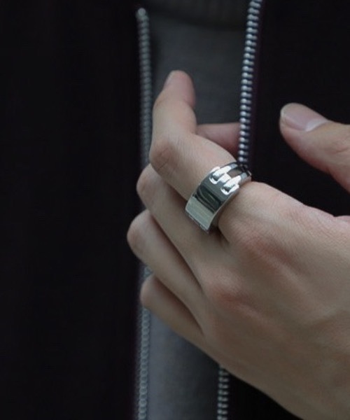 shiki tokyo(シキトウキョウ)の「Volume The Ring / ボリュームリング(リング・メンズ・シルバー・SMALL/MEDIUM/LARGE)」の9枚目の写真
