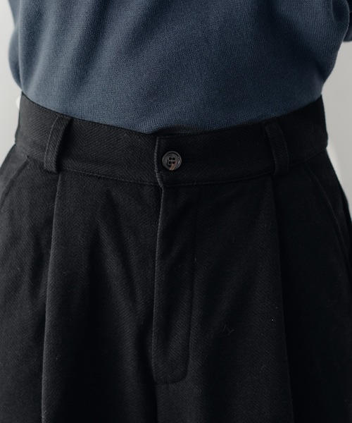 epnok(エプノック)の「ヘリンボーンワイドストレートパンツ(スラックス・メンズ・ブラック/ベージュ・SMALL/MEDIUM/LARGE)」の8枚目の写真