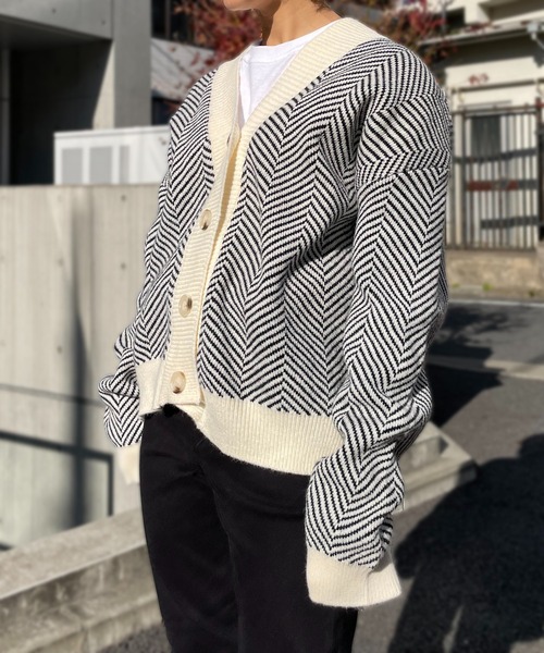 MAISON BREEZE（メゾンブリーズ）の「【MAISON BREEZE】ヘリンボーンルーズカーディガン SCCH54（カーディガン/ボレロ・レディース・ブラック/ベージュ/アイボリー・FREE）」の3枚目の写真