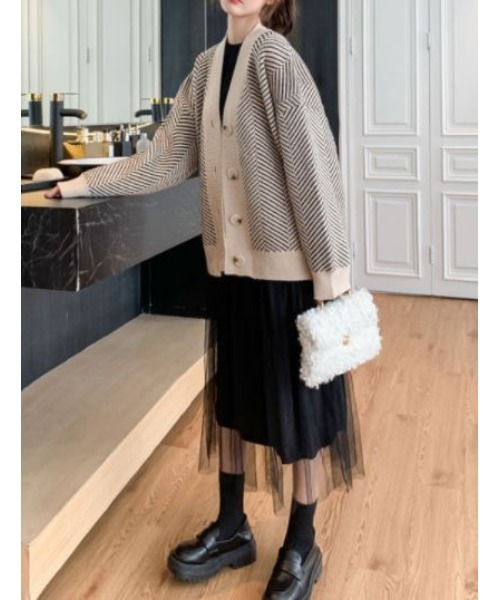 MAISON BREEZE（メゾンブリーズ）の「【MAISON BREEZE】ヘリンボーンルーズカーディガン SCCH54（カーディガン/ボレロ・レディース・ブラック/ベージュ/アイボリー・FREE）」の6枚目の写真