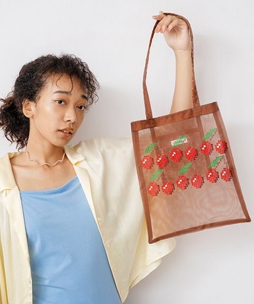 Casselini（キャセリーニ）の「Casselini(キャセリーニ)クロスステッチ風トート（トートバッグ・レディース・ブラウン/サックスブルー/ブラック・FREE）」の17枚目の写真