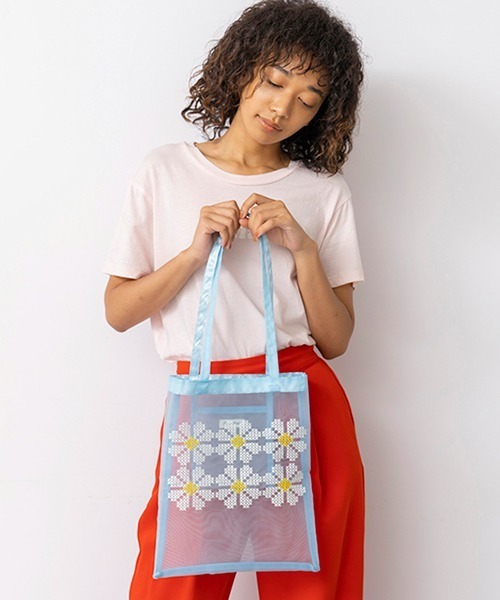 Casselini（キャセリーニ）の「Casselini(キャセリーニ)クロスステッチ風トート（トートバッグ・レディース・ブラウン/サックスブルー/ブラック・FREE）」の6枚目の写真