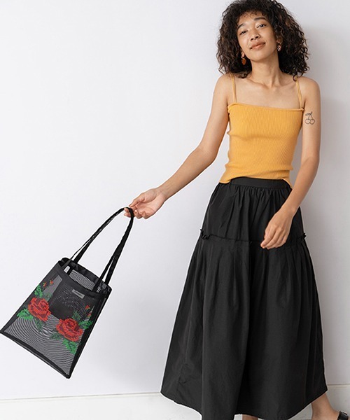 Casselini（キャセリーニ）の「Casselini(キャセリーニ)クロスステッチ風トート（トートバッグ・レディース・ブラウン/サックスブルー/ブラック・FREE）」の4枚目の写真