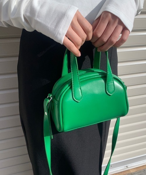 WC（ダブル シー）の「ラウンドミニショルダー（ショルダーバッグ・レディース・ブラック/グリーン・FREE）」の2枚目の写真