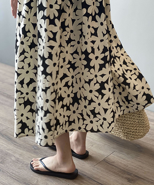 c.u.l（シーユーエル）の「【c.u.l:w】フラワーキャミソールワンピース culw187（ワンピース・レディース・ブラック・M/L）」の7枚目の写真