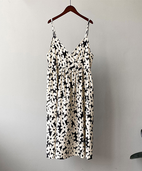 c.u.l（シーユーエル）の「【c.u.l:w】フラワーキャミソールワンピース culw187（ワンピース・レディース・ブラック・M/L）」の9枚目の写真