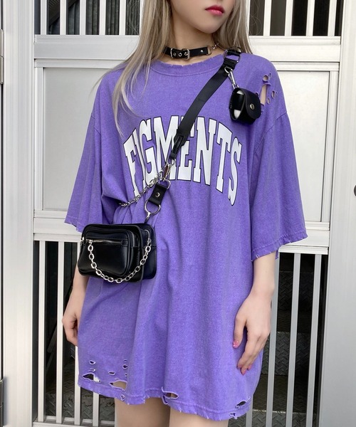 Figments(フィグメンツ)の「ヴィンテージカレッジロゴT(Tシャツ/カットソー・レディース・パープル/スミクロ・SMALL/MEDIUM)」の2枚目の写真