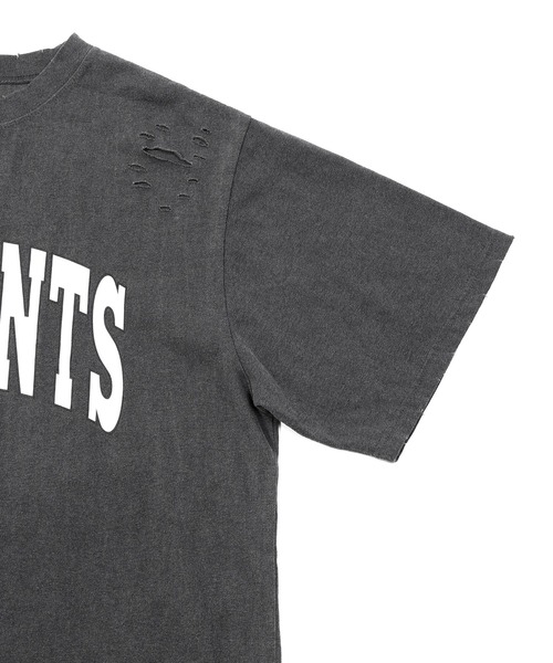 Figments(フィグメンツ)の「ヴィンテージカレッジロゴT(Tシャツ/カットソー・レディース・パープル/スミクロ・SMALL/MEDIUM)」の3枚目の写真