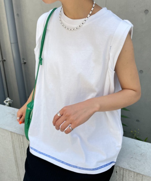 CIAOPANIC(チャオパニック)の「2色買いしたくなる、リメイク風ノースリTee(タンクトップ・レディース・チャコールグレー/パープル/オフホワイト/オレンジ・FREE)」の2枚目の写真