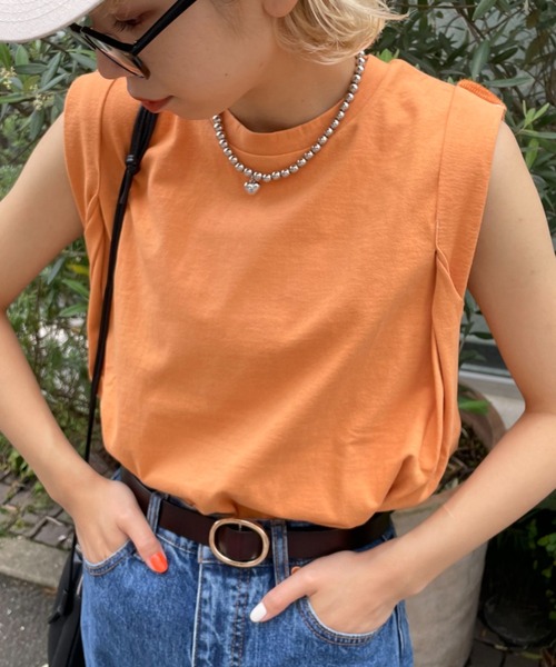 CIAOPANIC(チャオパニック)の「2色買いしたくなる、リメイク風ノースリTee(タンクトップ・レディース・チャコールグレー/パープル/オフホワイト/オレンジ・FREE)」の1枚目の写真