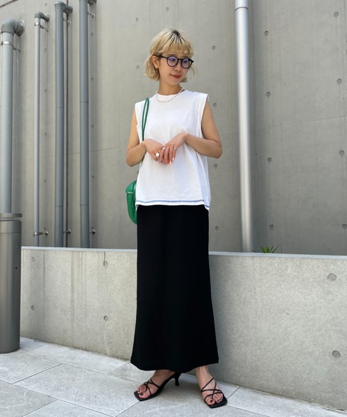CIAOPANIC(チャオパニック)の「2色買いしたくなる、リメイク風ノースリTee(タンクトップ・レディース・チャコールグレー/パープル/オフホワイト/オレンジ・FREE)」の9枚目の写真