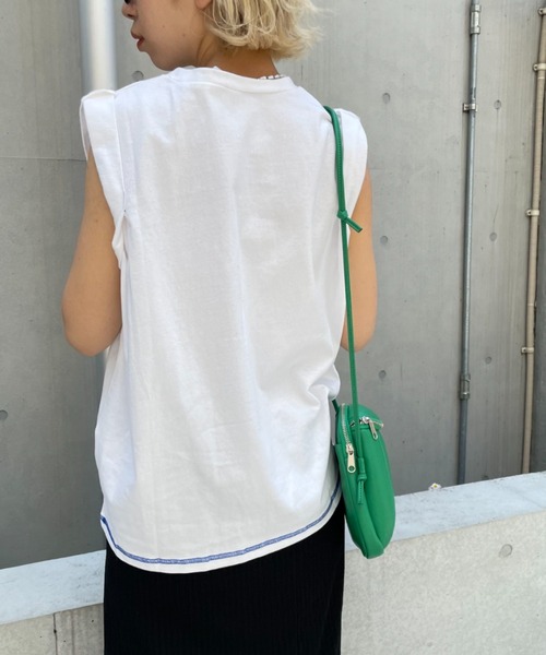CIAOPANIC(チャオパニック)の「2色買いしたくなる、リメイク風ノースリTee(タンクトップ・レディース・チャコールグレー/パープル/オフホワイト/オレンジ・FREE)」の6枚目の写真