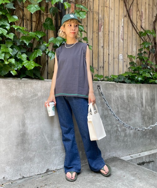 CIAOPANIC(チャオパニック)の「2色買いしたくなる、リメイク風ノースリTee(タンクトップ・レディース・チャコールグレー/パープル/オフホワイト/オレンジ・FREE)」の19枚目の写真