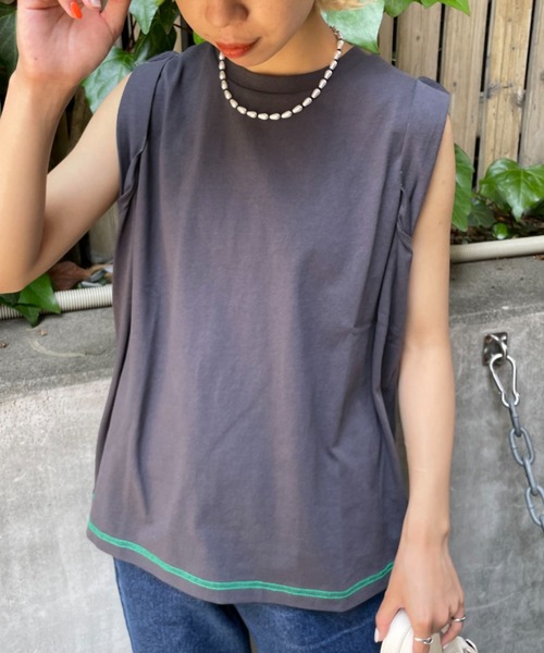 CIAOPANIC(チャオパニック)の「2色買いしたくなる、リメイク風ノースリTee(タンクトップ・レディース・チャコールグレー/パープル/オフホワイト/オレンジ・FREE)」の15枚目の写真
