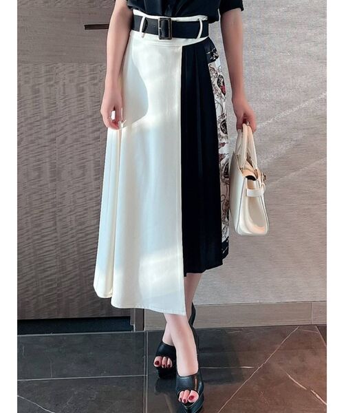 RESEXXY（リゼクシー）の「スカーフプリーツスカート（スカート・レディース・ネイビー/アイボリー/ブラウン・FREE）」の2枚目の写真