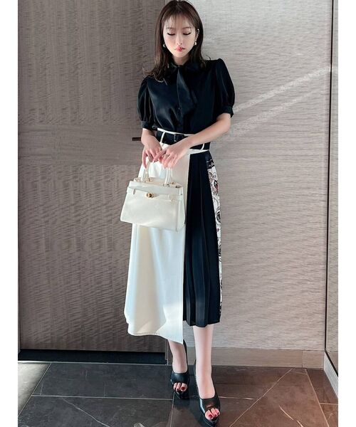 RESEXXY（リゼクシー）の「スカーフプリーツスカート（スカート・レディース・ネイビー/アイボリー/ブラウン・FREE）」の6枚目の写真