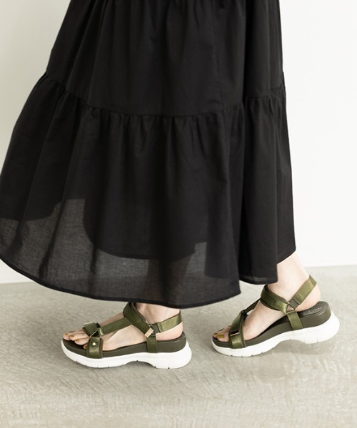 earth music&ecology（アースミュージックアンドエコロジー）の「サテンベルトスポサン【earth　music＆ecology】（サンダル・レディース・ブラック/ベージュ/カーキ/シルバー・SMALL/MEDIUM/LARGE/X-LARGE）」の14枚目の写真