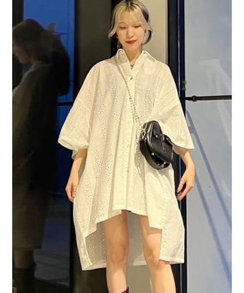 jouetie(ジュエティ)の「スーパーBIG シャツ(シャツ/ブラウス・レディース・オフホワイト/ブラック/グリーン/ブラウン・MEDIUM)」の2枚目の写真