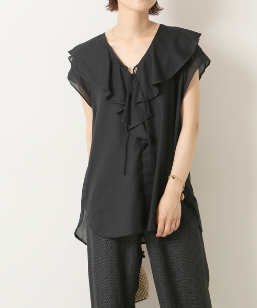 Spick & Span(スピックアンドスパン)の「Cジョーゼットラッフルカラーブラウス(シャツ/ブラウス・レディース・ブラウン/ブラック・FREE)」の1枚目の写真