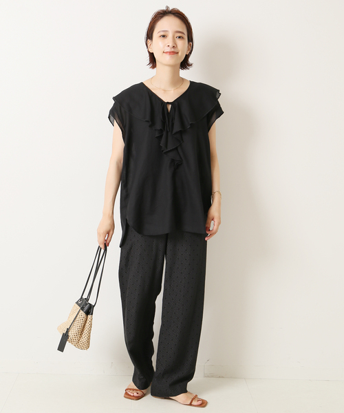 Spick & Span(スピックアンドスパン)の「Cジョーゼットラッフルカラーブラウス(シャツ/ブラウス・レディース・ブラウン/ブラック・FREE)」の11枚目の写真