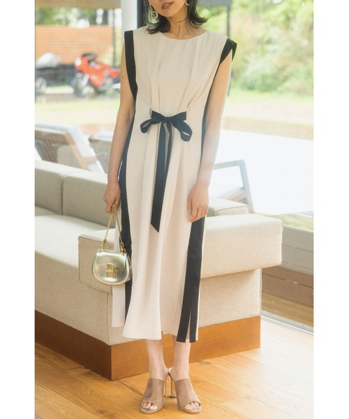 &. NOSTALGIA（アンドドットノスタルジア）の「配色サイドライン2WAYワンピース（ワンピース・レディース・ベージュ/ネイビー・FREE）」の2枚目の写真