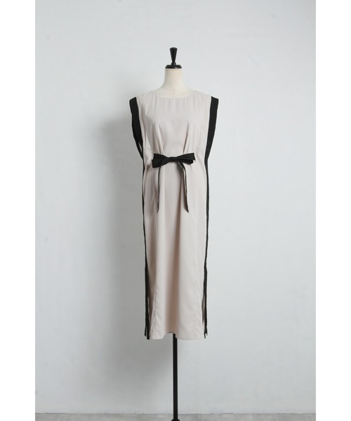 &. NOSTALGIA（アンドドットノスタルジア）の「配色サイドライン2WAYワンピース（ワンピース・レディース・ベージュ/ネイビー・FREE）」の21枚目の写真