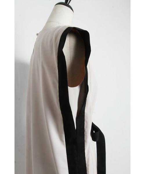 &. NOSTALGIA（アンドドットノスタルジア）の「配色サイドライン2WAYワンピース（ワンピース・レディース・ベージュ/ネイビー・FREE）」の17枚目の写真