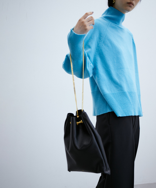 tov（トーヴ）の「【TOV】TOO - DRST（ショルダーバッグ・レディース・ブラック/オフホワイト/ボルドー・FREE）」の4枚目の写真