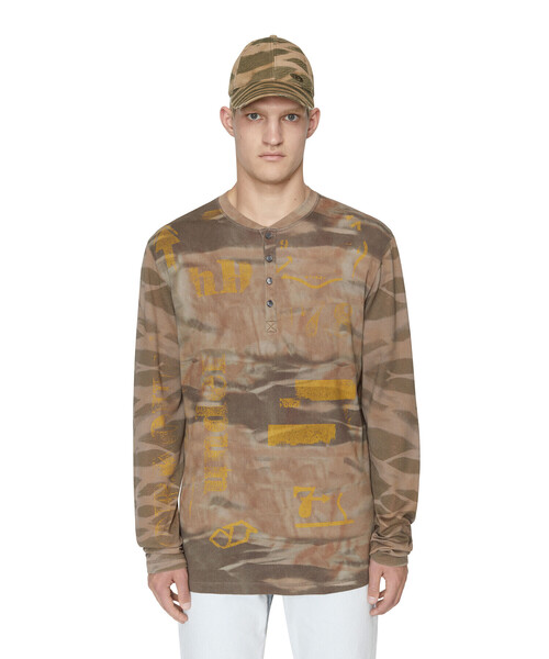 DIESEL(ディーゼル)の「メンズ Tシャツ 長そで カモフラ(Tシャツ/カットソー・メンズ・ライトブラウン/マルチ・MEDIUM/LARGE/SMALL/X-LARGE/XX-LARGE)」の1枚目の写真