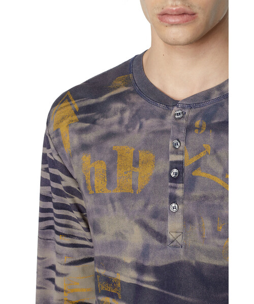 DIESEL(ディーゼル)の「メンズ Tシャツ 長そで カモフラ(Tシャツ/カットソー・メンズ・ライトブラウン/マルチ・MEDIUM/LARGE/SMALL/X-LARGE/XX-LARGE)」の5枚目の写真