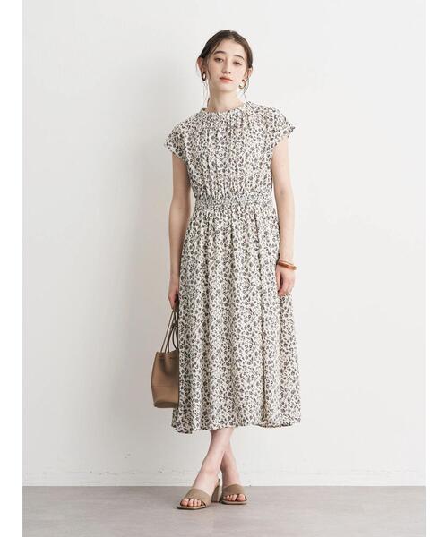 YECCA VECCA（イェッカヴェッカ）の「ヴィンテージフラワー柄ワンピース（ワンピース・レディース・ブラック/アイボリー・FREE）」の7枚目の写真