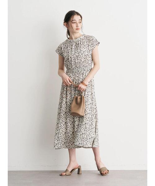 YECCA VECCA（イェッカヴェッカ）の「ヴィンテージフラワー柄ワンピース（ワンピース・レディース・ブラック/アイボリー・FREE）」の8枚目の写真