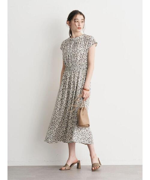 YECCA VECCA（イェッカヴェッカ）の「ヴィンテージフラワー柄ワンピース（ワンピース・レディース・ブラック/アイボリー・FREE）」の10枚目の写真