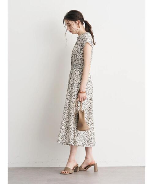 YECCA VECCA（イェッカヴェッカ）の「ヴィンテージフラワー柄ワンピース（ワンピース・レディース・ブラック/アイボリー・FREE）」の11枚目の写真