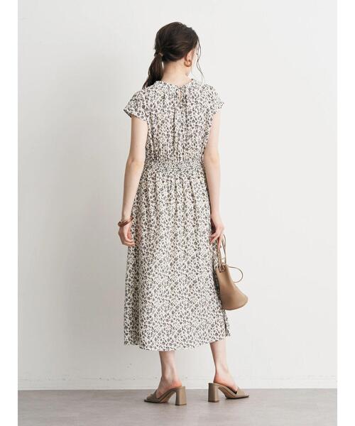 YECCA VECCA（イェッカヴェッカ）の「ヴィンテージフラワー柄ワンピース（ワンピース・レディース・ブラック/アイボリー・FREE）」の12枚目の写真
