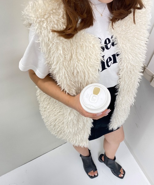 INGNI（イング）の「ファーベスト（ベスト・レディース・アイボリー/ブラウン/ブラック・M）」の7枚目の写真