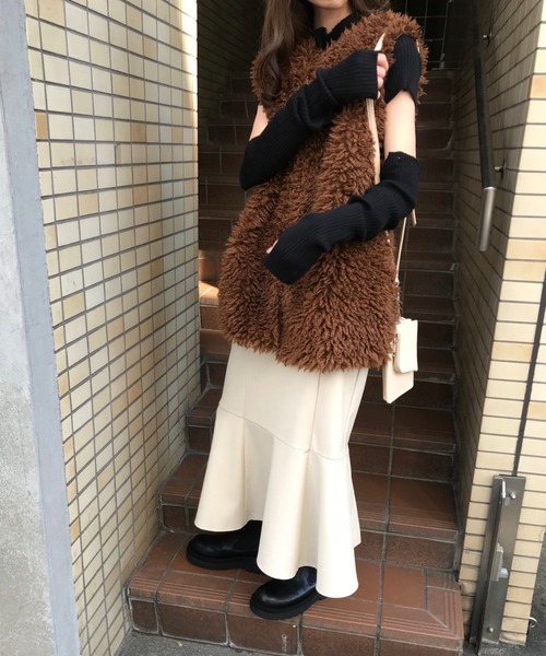 INGNI（イング）の「ファーベスト（ベスト・レディース・アイボリー/ブラウン/ブラック・M）」の17枚目の写真