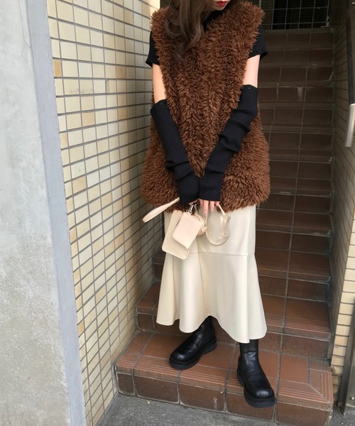 INGNI（イング）の「ファーベスト（ベスト・レディース・アイボリー/ブラウン/ブラック・M）」の16枚目の写真