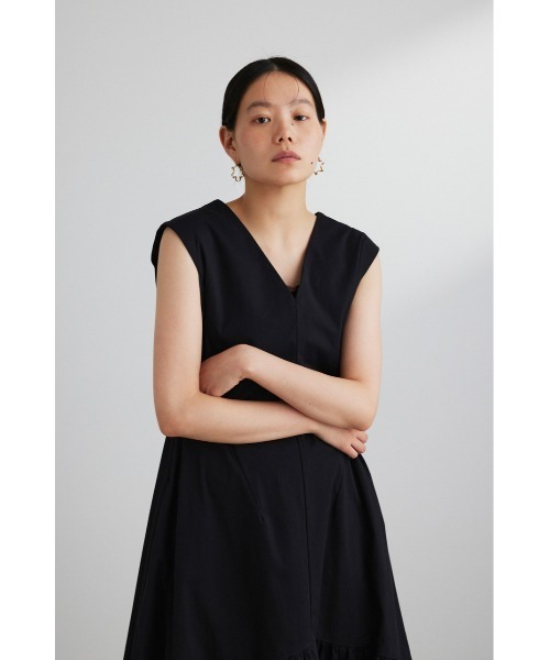 STYLEMIXER(スタイルミキサー)の「ティアードギャザーバルーンワンピース(ワンピース・レディース・ベージュ/ブラック・SMALL/MEDIUM)」の5枚目の写真