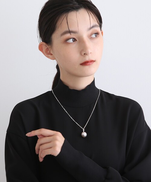 INDIVI（インディヴィ）の「◆ミドルパール調ネックレス（ネックレス・レディース・シルバー/ゴールド・00）」の8枚目の写真