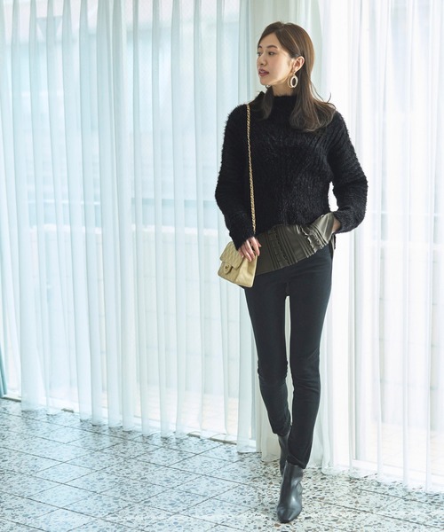 RUIRUE BOUTIQUE(ルイルエブティック)の「シャツレイヤード・フェザーヤーンニットトップス | ハイネック リブニット トップス 長袖 ベーシック シンプル(ニット/セーター・レディース・モカ/ブラック/カーキ・M/L)」の8枚目の写真