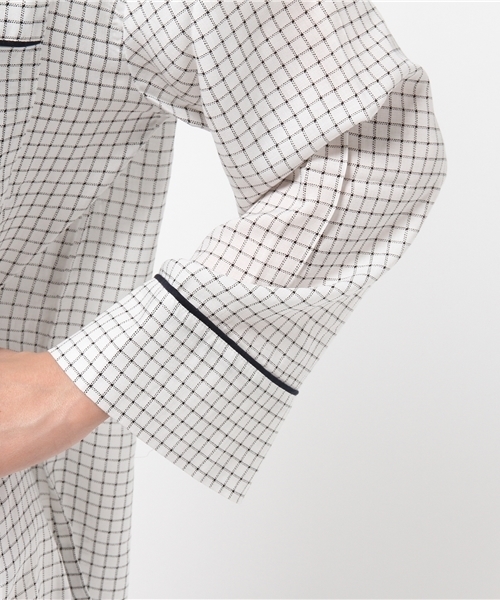 CIAOPANIC(チャオパニック)の「【Ciaopanic】レーヨン混パジャマSH(シャツ/ブラウス・レディース・ベージュ/ネイビー/オフホワイト・FREE)」の4枚目の写真