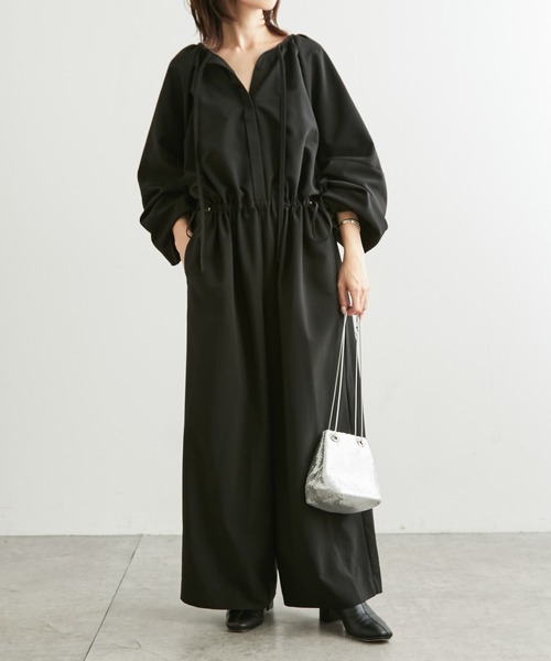 COLLAGE GALLARDAGALANTE(コラージュガリャルダガランテ)の「ボリュームギャザーコンビネゾン(つなぎ/オールインワン・レディース・ブラック/キナリ・FREE)」の18枚目の写真