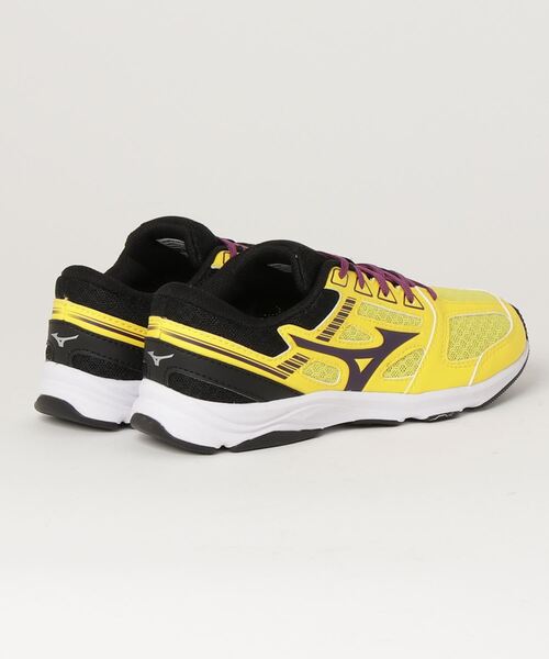 MIZUNO（ミズノ　）の「ミズノ  スピードスタッズ 3_SPEED STUDS 3（スニーカー・キッズ・イエロー・21.0cm/21.5cm/22.0cm/22.5cm/23.0cm/23.5cm/24.0cm/24.5cm/25.0cm）」の3枚目の写真
